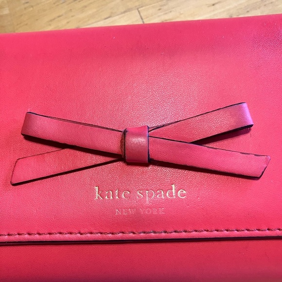 EUC KATE SPADE Sawyer Street Snapdragon Wallet Callie. 7 card slots - Picture 2 of 6